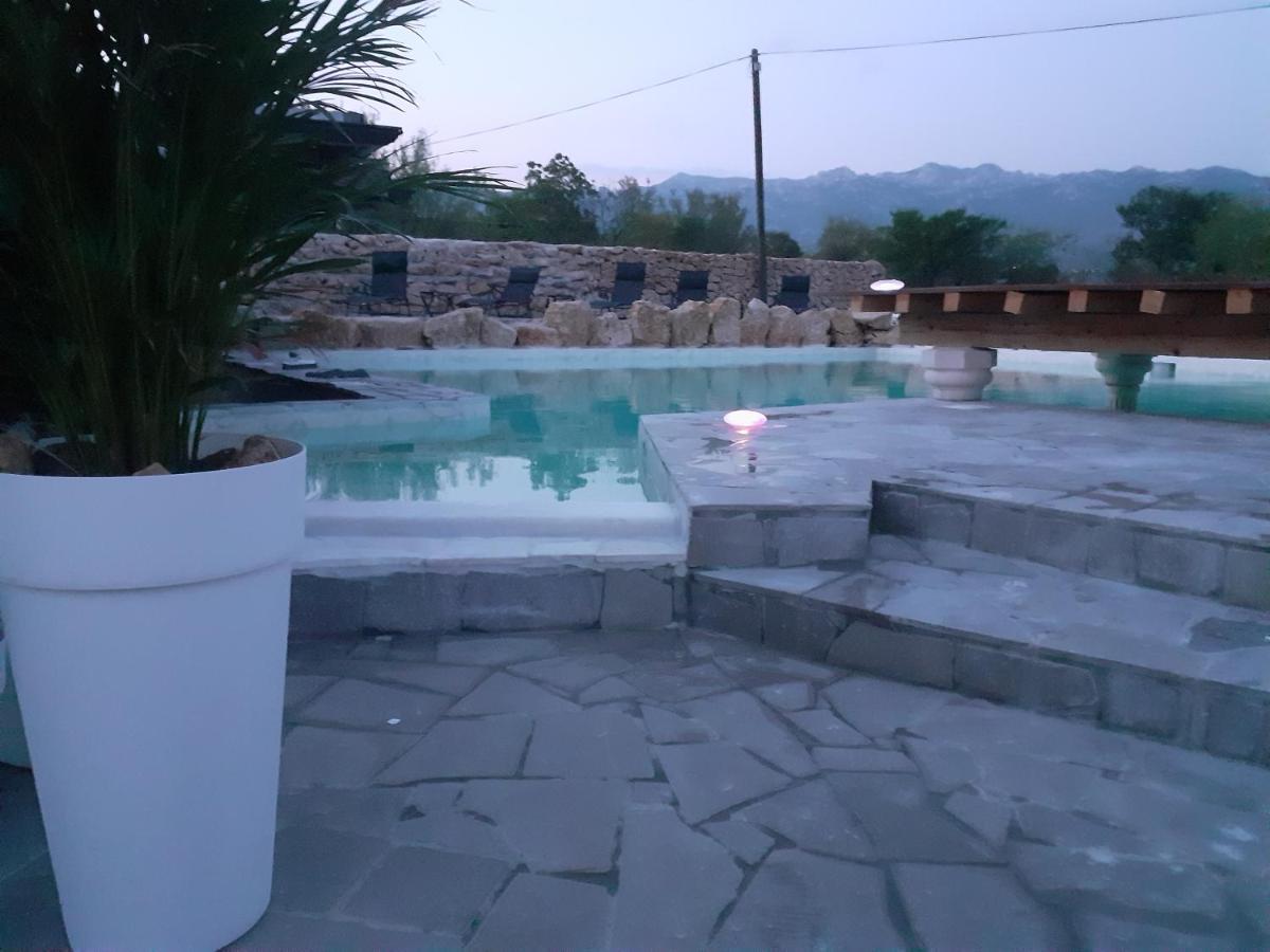 Hotel B&B Mama Mia Obrovac Exterior photo